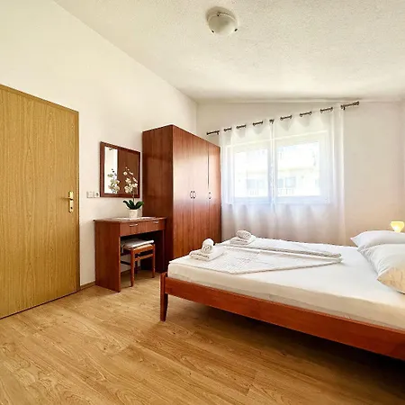 Mari - 150 M From Sea Apartment *