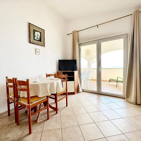 Mari - 150 M From Sea Apartment *