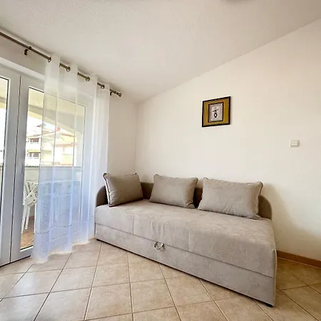Mari - 150 M From Sea Apartment *